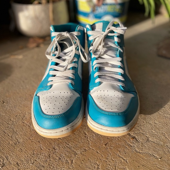 Air Jordan 1 - Picture 2 of 5